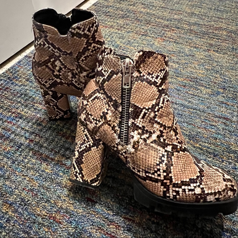 Streetwear Society Booties Size 9